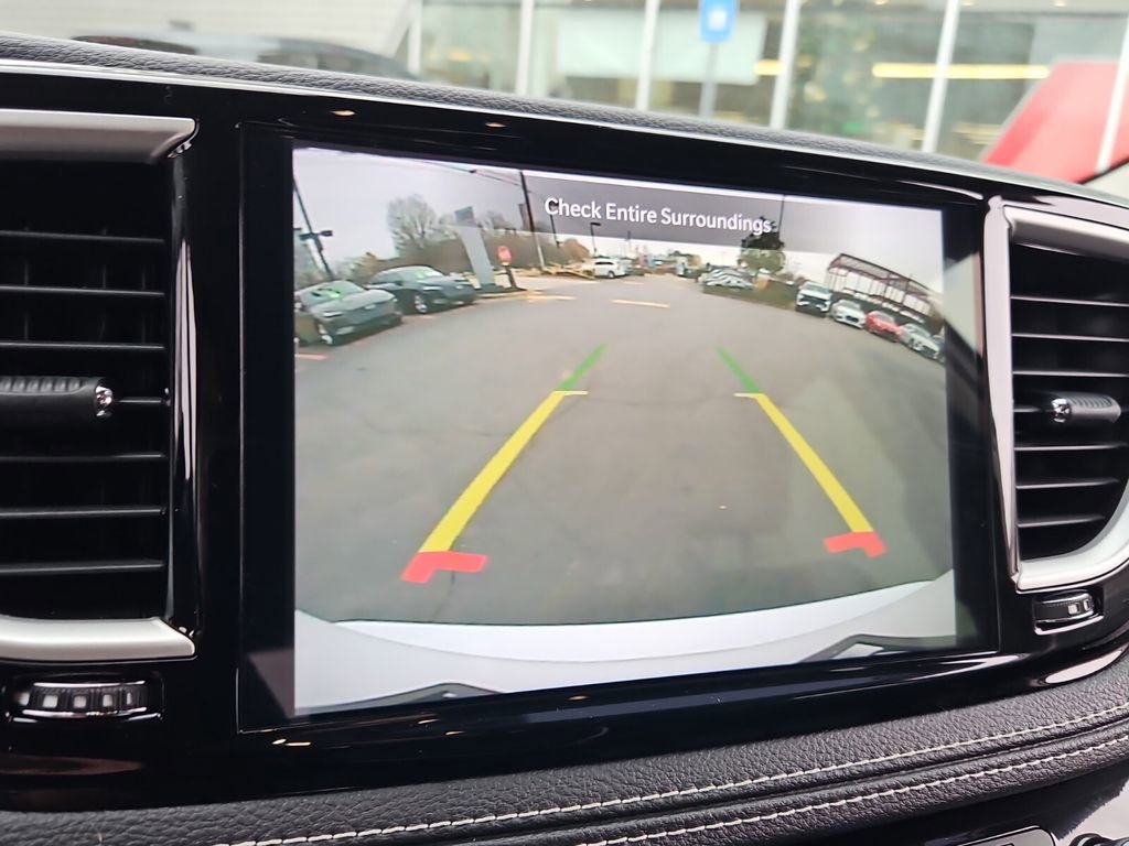 Used 2022 Chrysler Pacifica Touring-L image 23