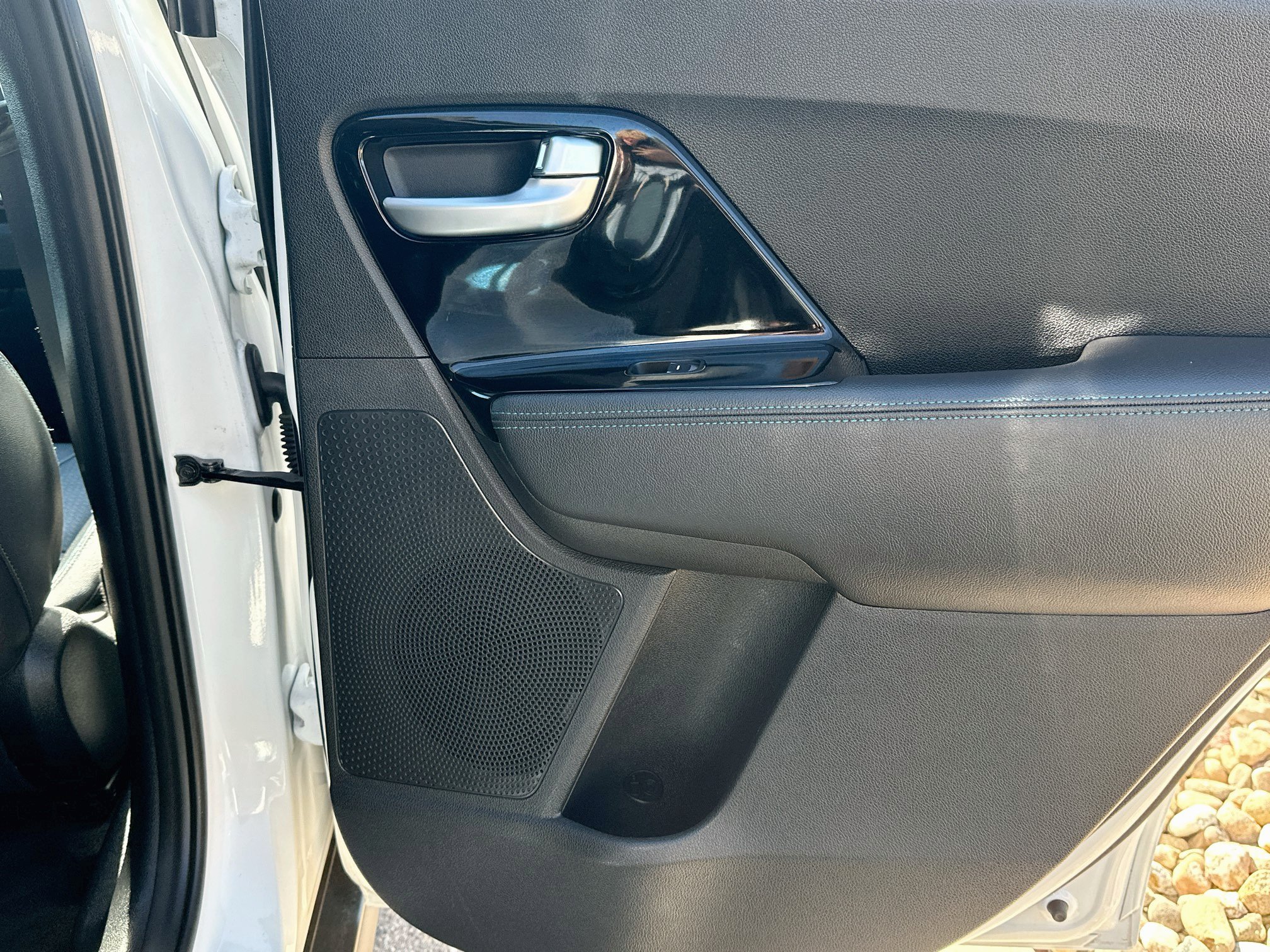 Used 2020 Kia Niro EX Premium w/ Cold Weather Package FWD image 30