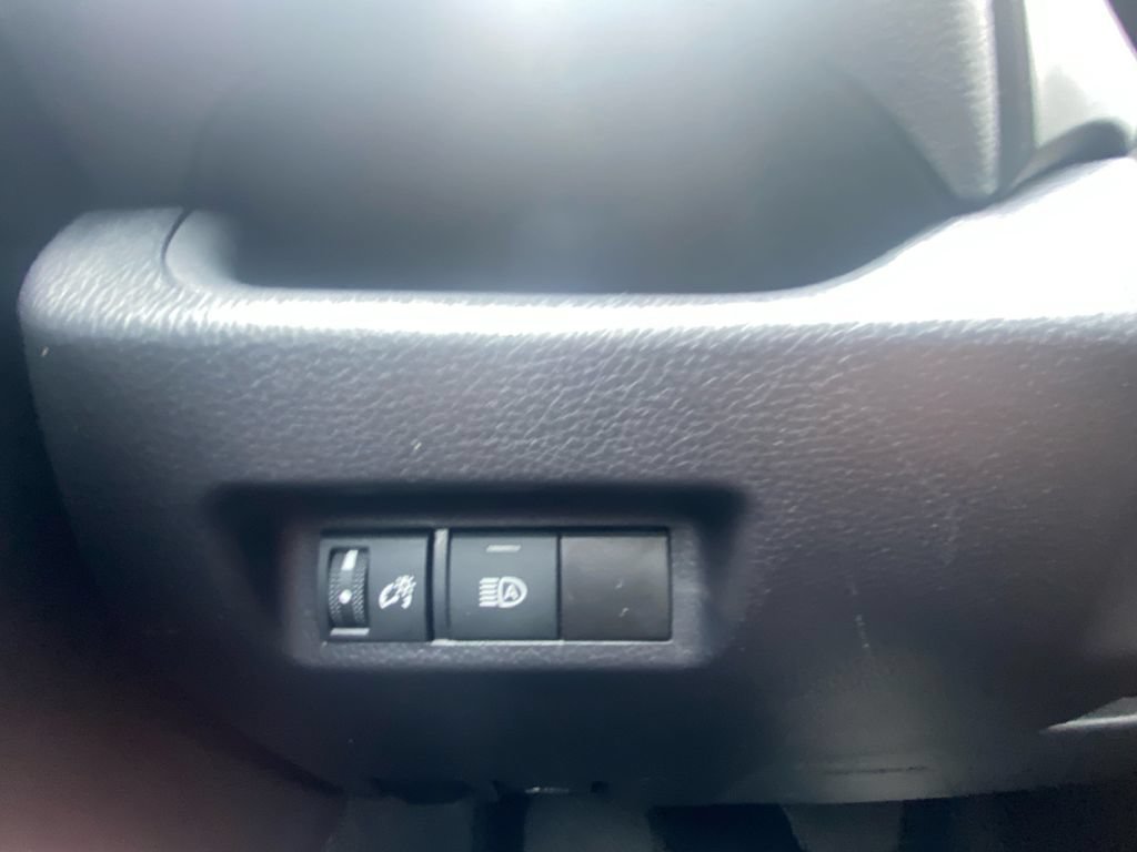 Used 2024 Toyota RAV4 LE AWD/4WD image 18