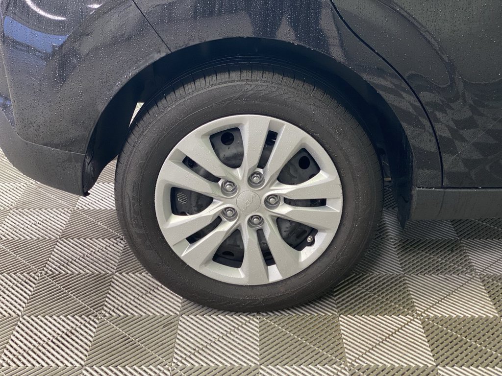 Used 2024 Kia Soul LX FWD image 18