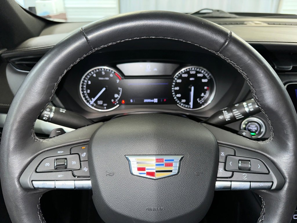 Certified 2022 Cadillac XT4 Premium Luxury w/ Enhanced Visibility Package image 16