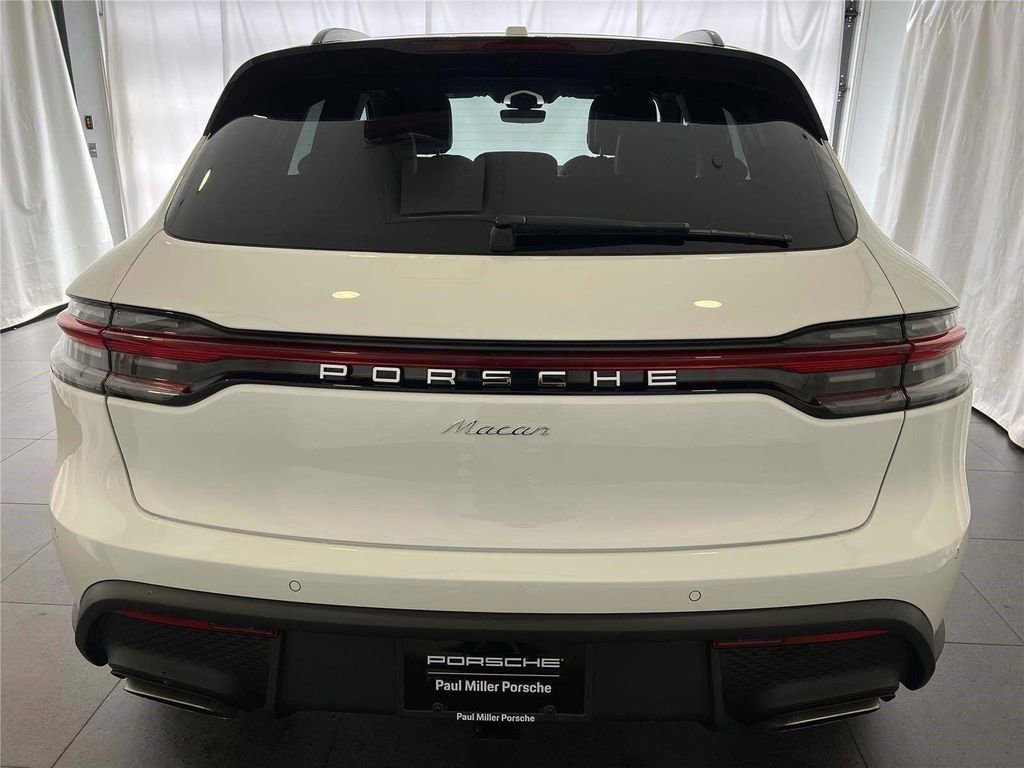 New 2026 Porsche Macan AWD/4WD image 8