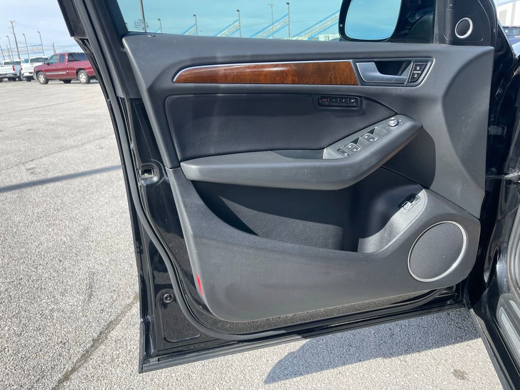 Used 2015 Audi Q5 2.0T Premium Plus w/ Technology Package image 14