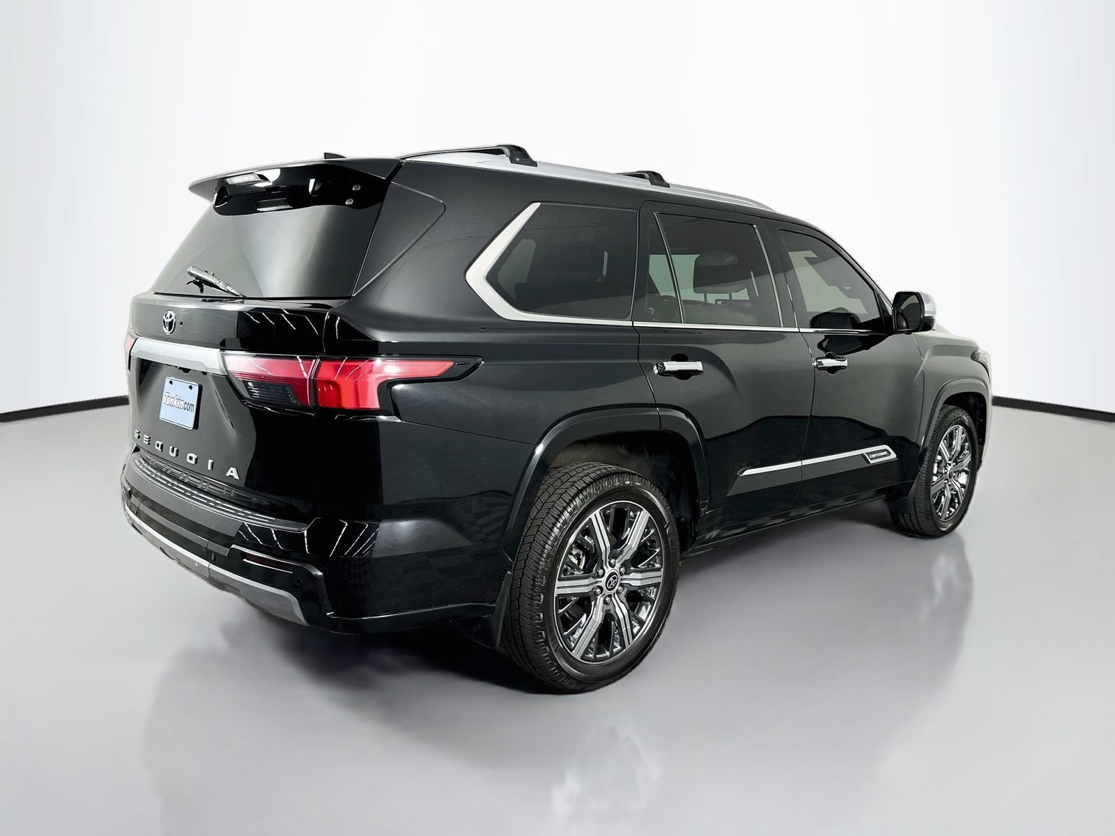 Certified 2023 Toyota Sequoia Capstone AWD/4WD image 7