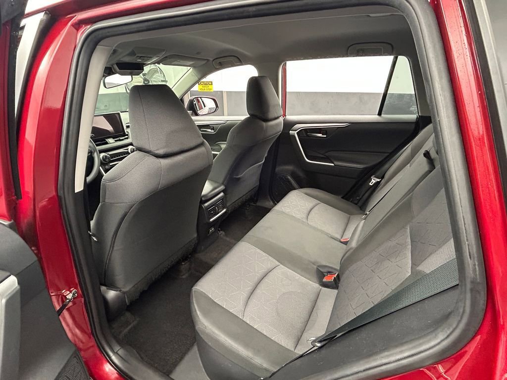 Used 2025 Toyota RAV4 XLE image 34