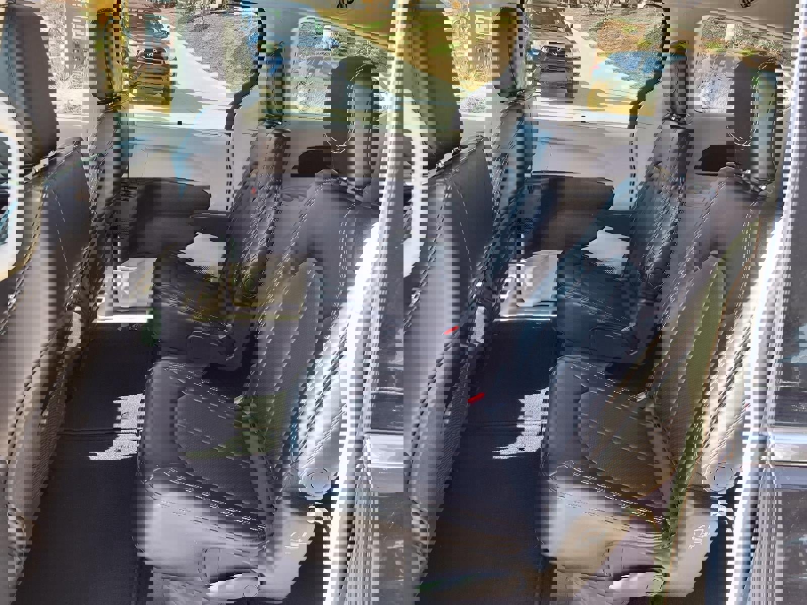 Used 2024 Chrysler Pacifica Touring-L image 11