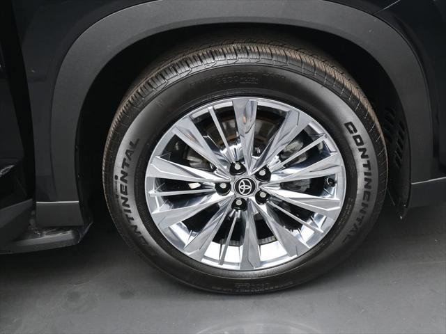 Certified 2026 Toyota Grand Highlander Platinum AWD/4WD image 44