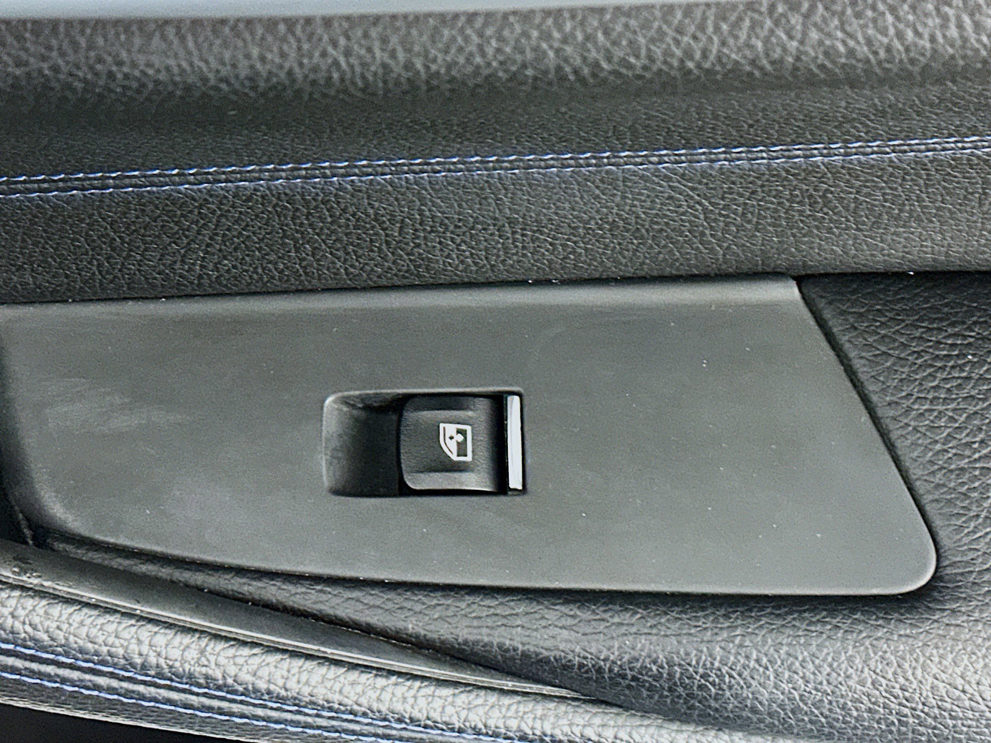 Used 2017 BMW 530i RWD image 28