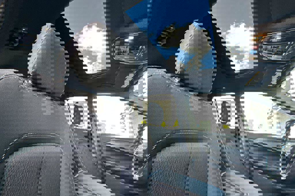 New 2025 Jeep Grand Cherokee Laredo X w/ Luxury Tech Group I image 17