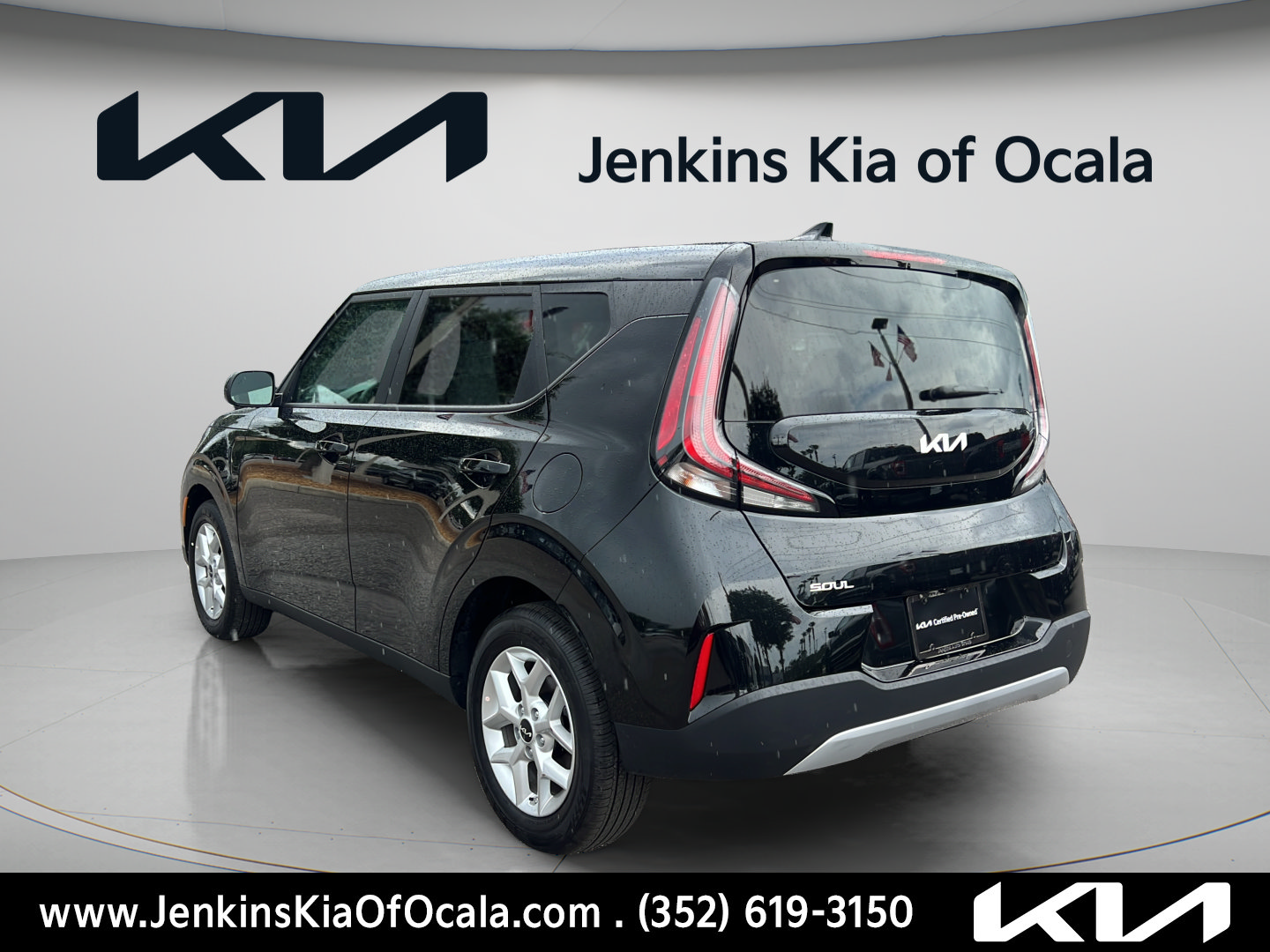 Certified 2025 Kia Soul LX w/ LX Technology Package FWD image 5