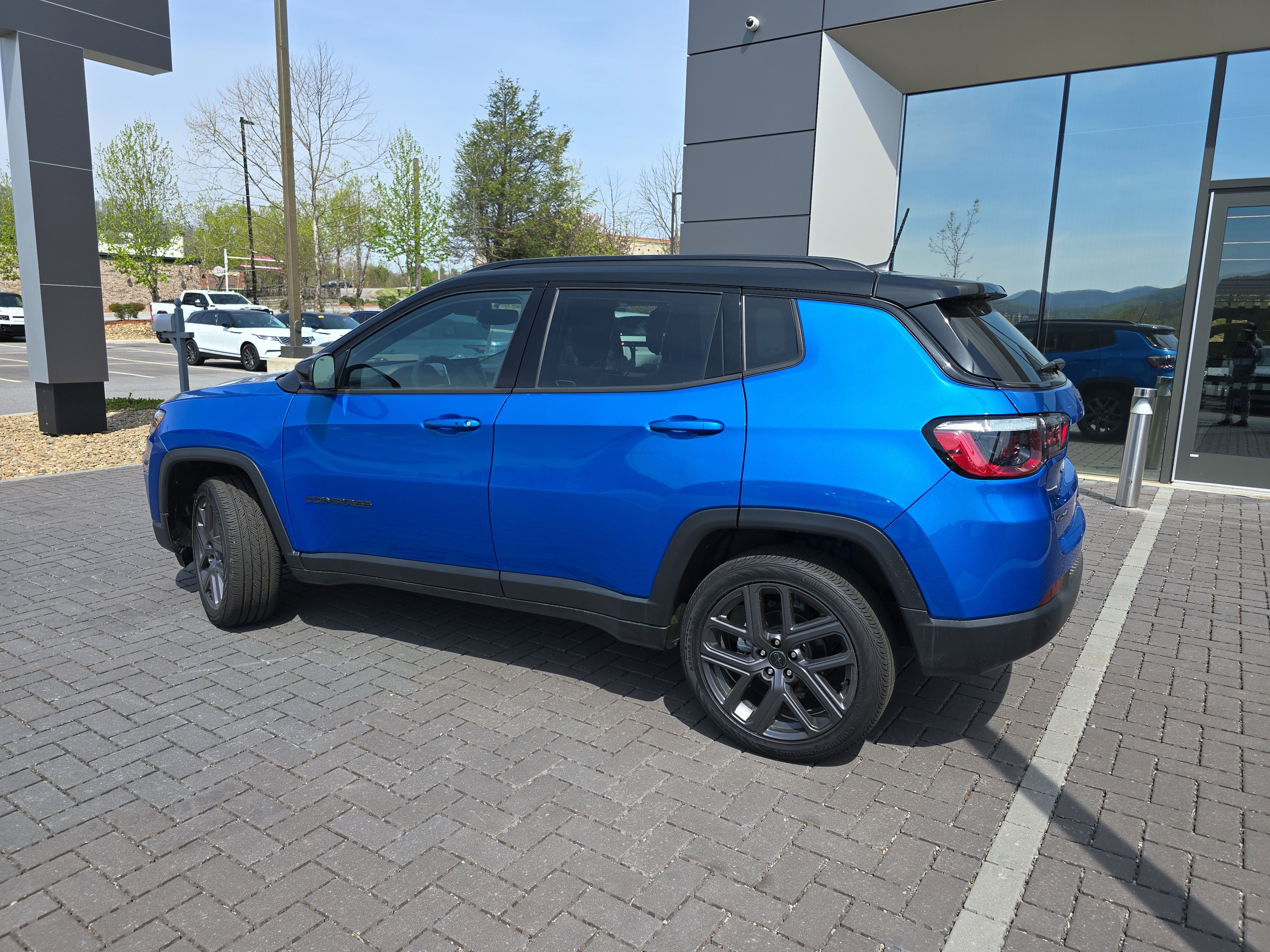 Used 2026 Jeep Compass Limited image 8