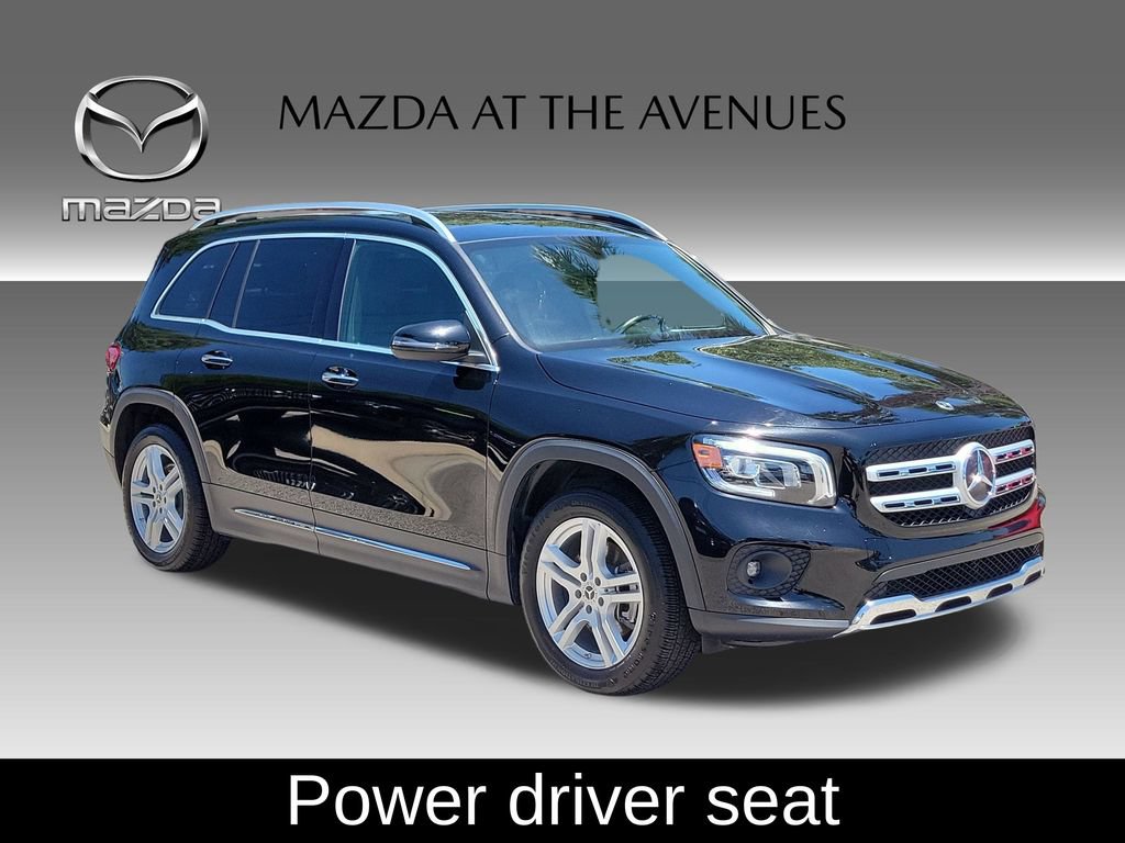 Used 2023 Mercedes-Benz GLB 250 4MATIC w/ Premium Package image 3