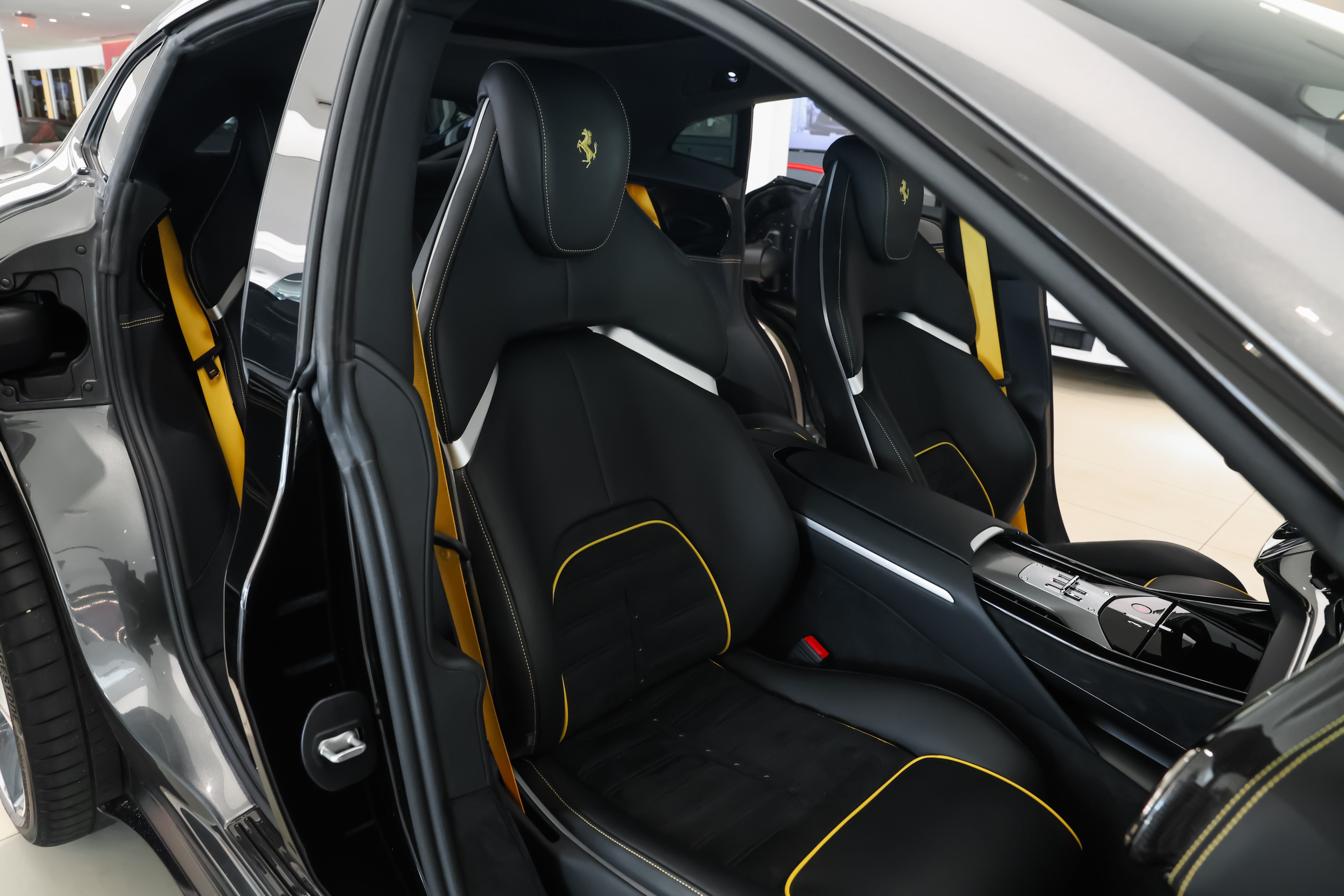 Used 2025 Ferrari Purosangue AWD/4WD image 41