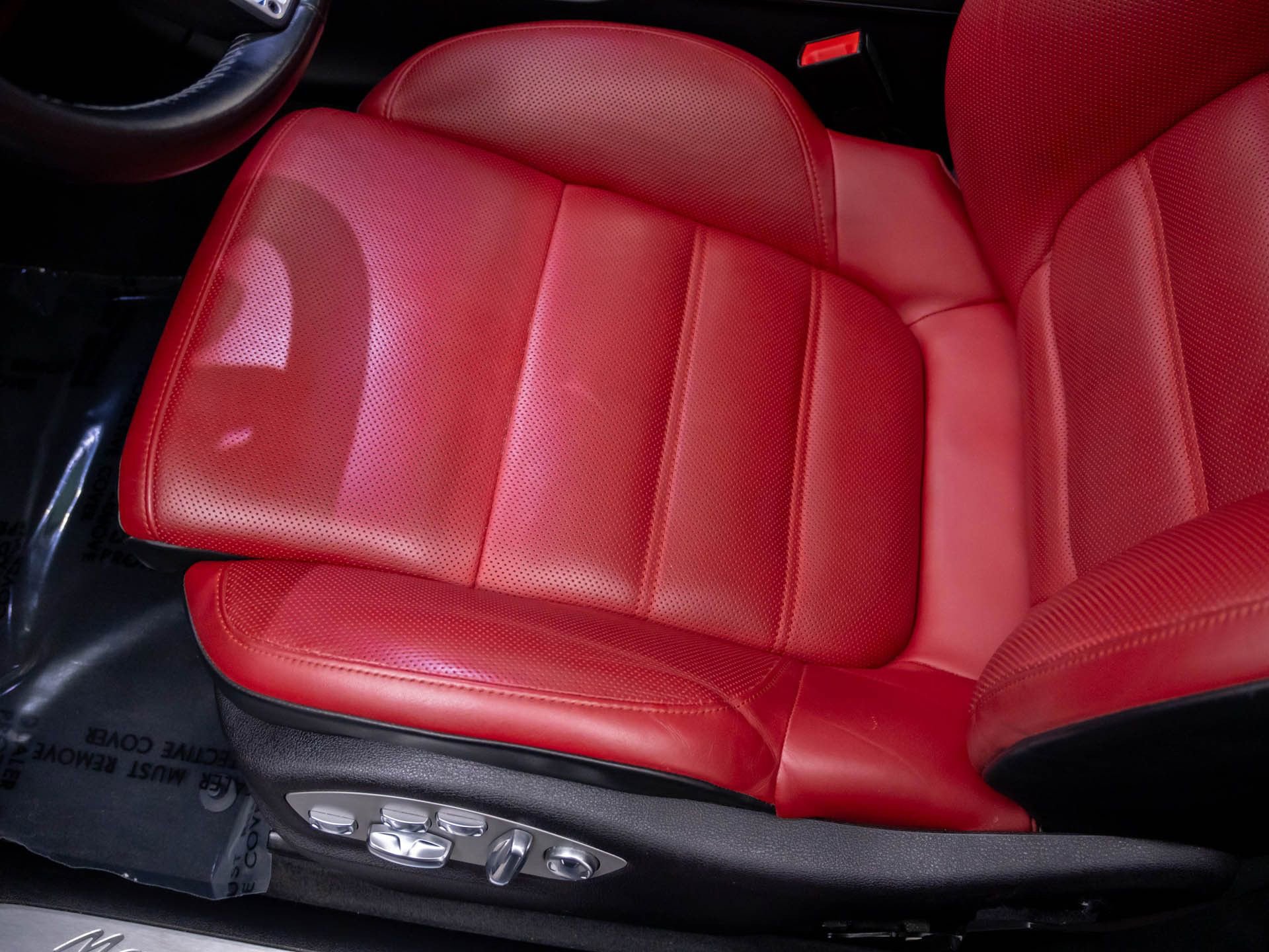 Certified 2021 Porsche Macan Turbo image 17