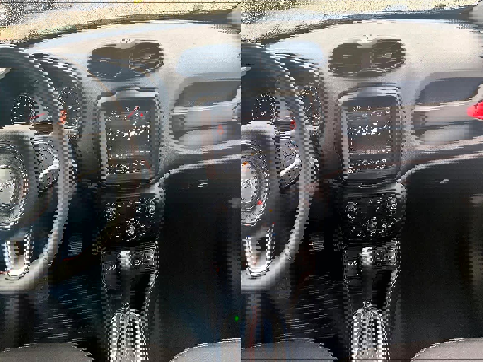 Used 2023 Jeep Renegade Trailhawk image 18