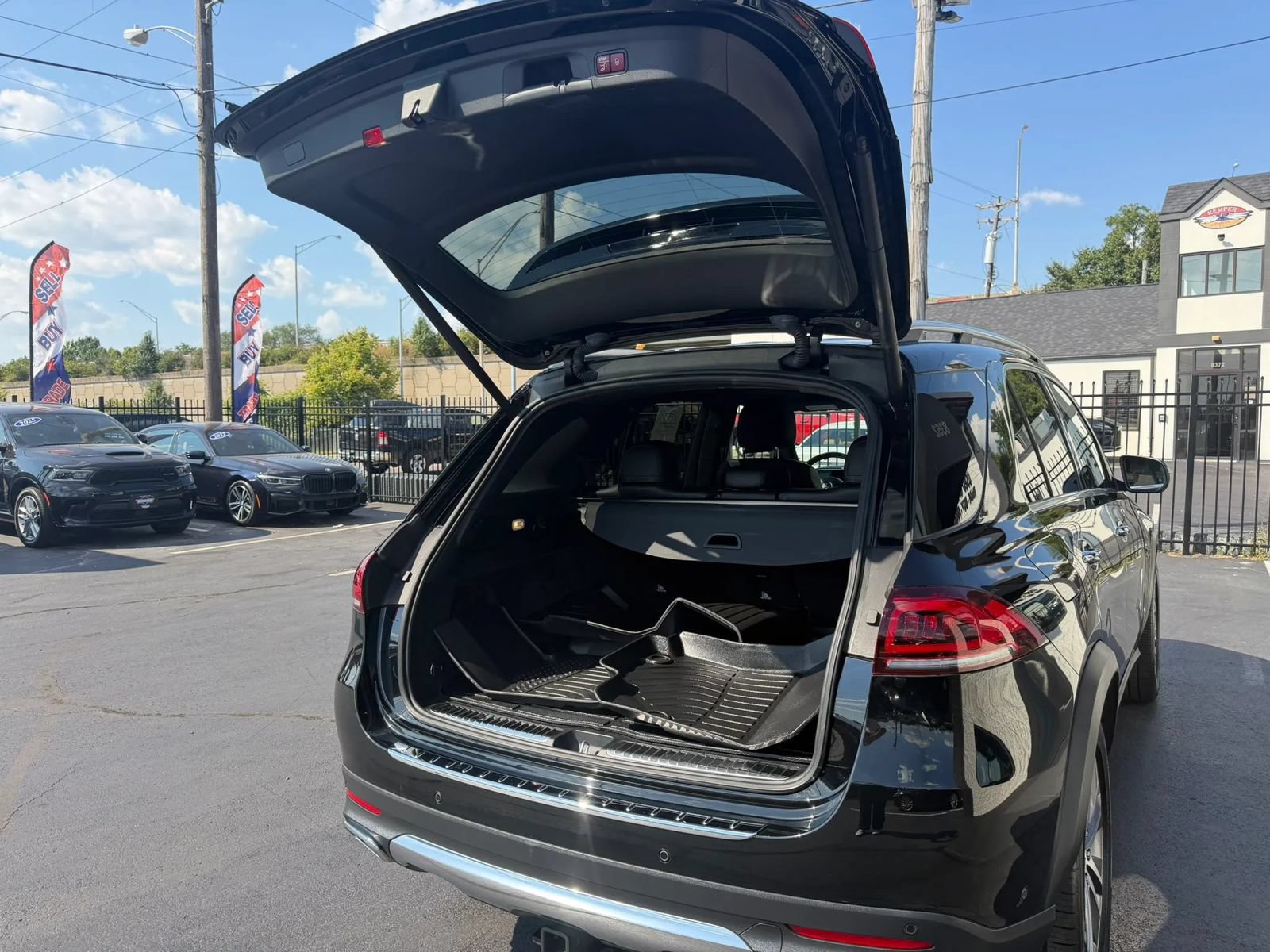 Used 2021 Mercedes-Benz GLE 350 4MATIC w/ Premium Package image 22