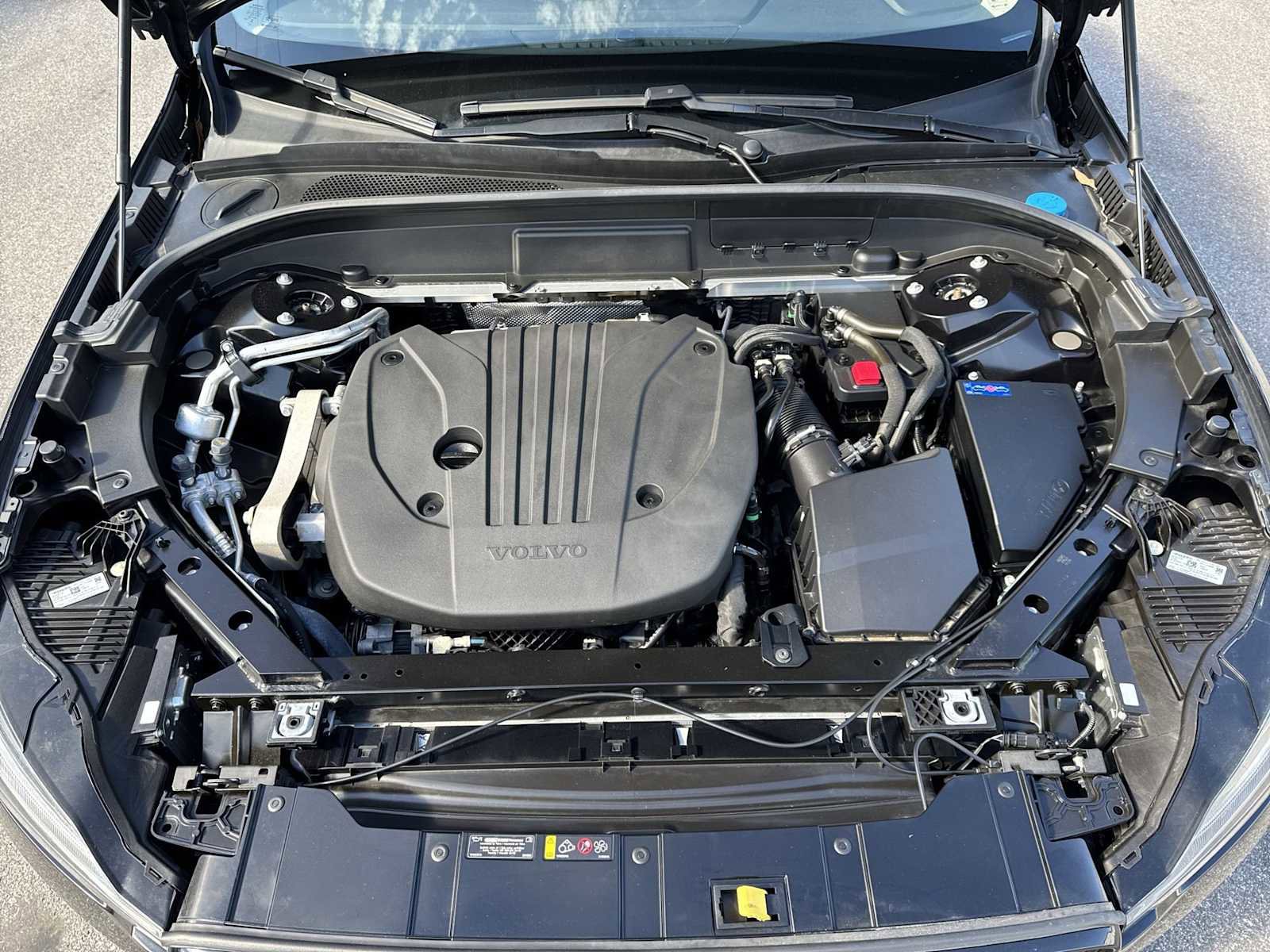 Used 2023 Volvo XC60 B5 Plus w/ Protection Package Premier image 14