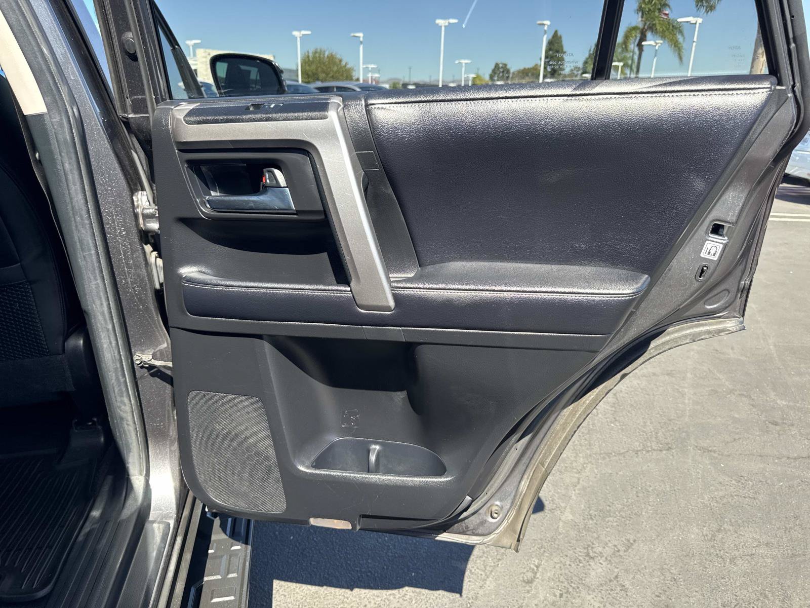 Used 2018 Toyota 4Runner SR5 Premium w/ Convenience Package RWD image 32