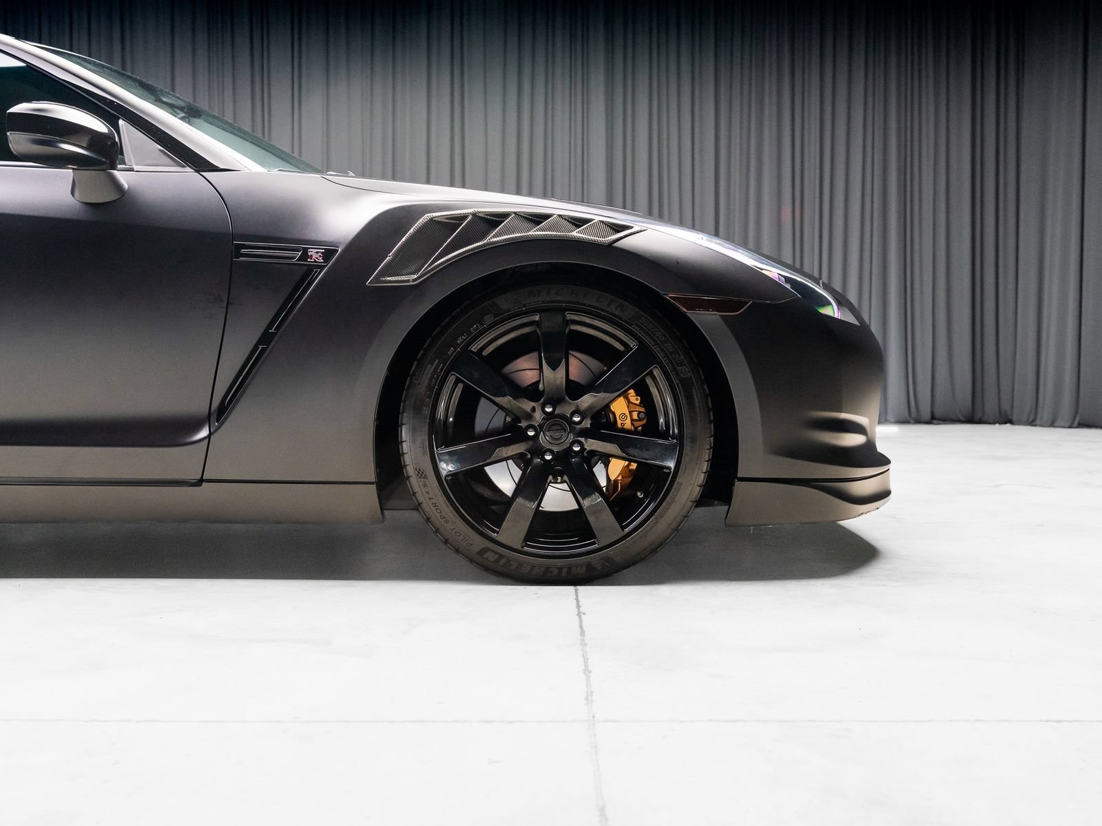 Used 2009 Nissan GT-R Premium AWD/4WD image 28