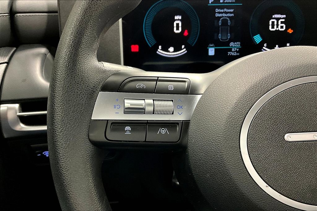 Used 2025 Hyundai Tucson SE image 23