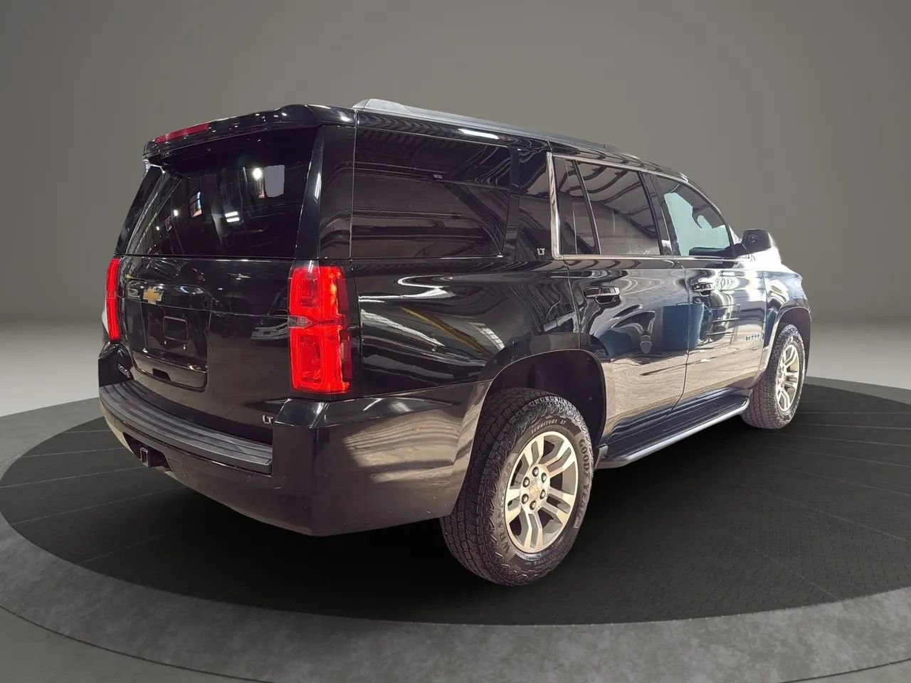 Used 2018 Chevrolet Tahoe LT image 5