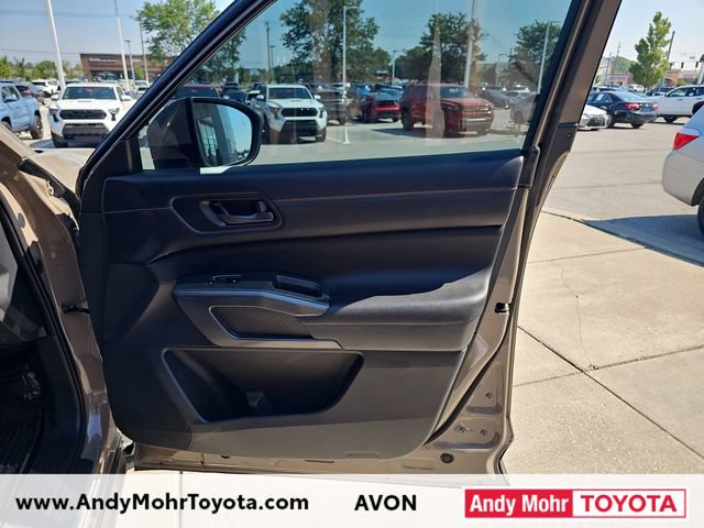 Used 2024 Nissan Pathfinder Rock Creek AWD/4WD image 36