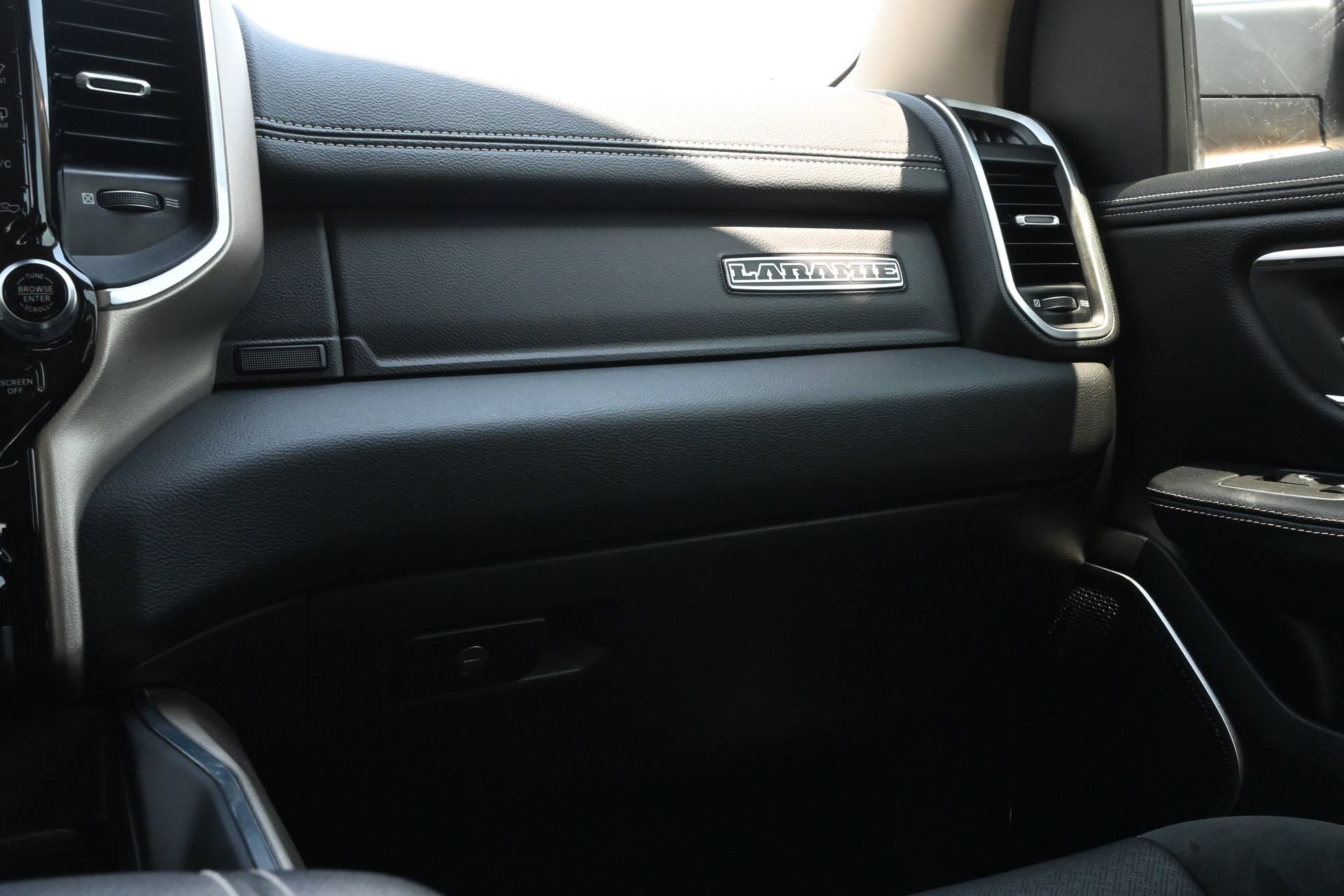 Used 2021 RAM 1500 Laramie w/ Laramie Southwest Edition RWD image 9