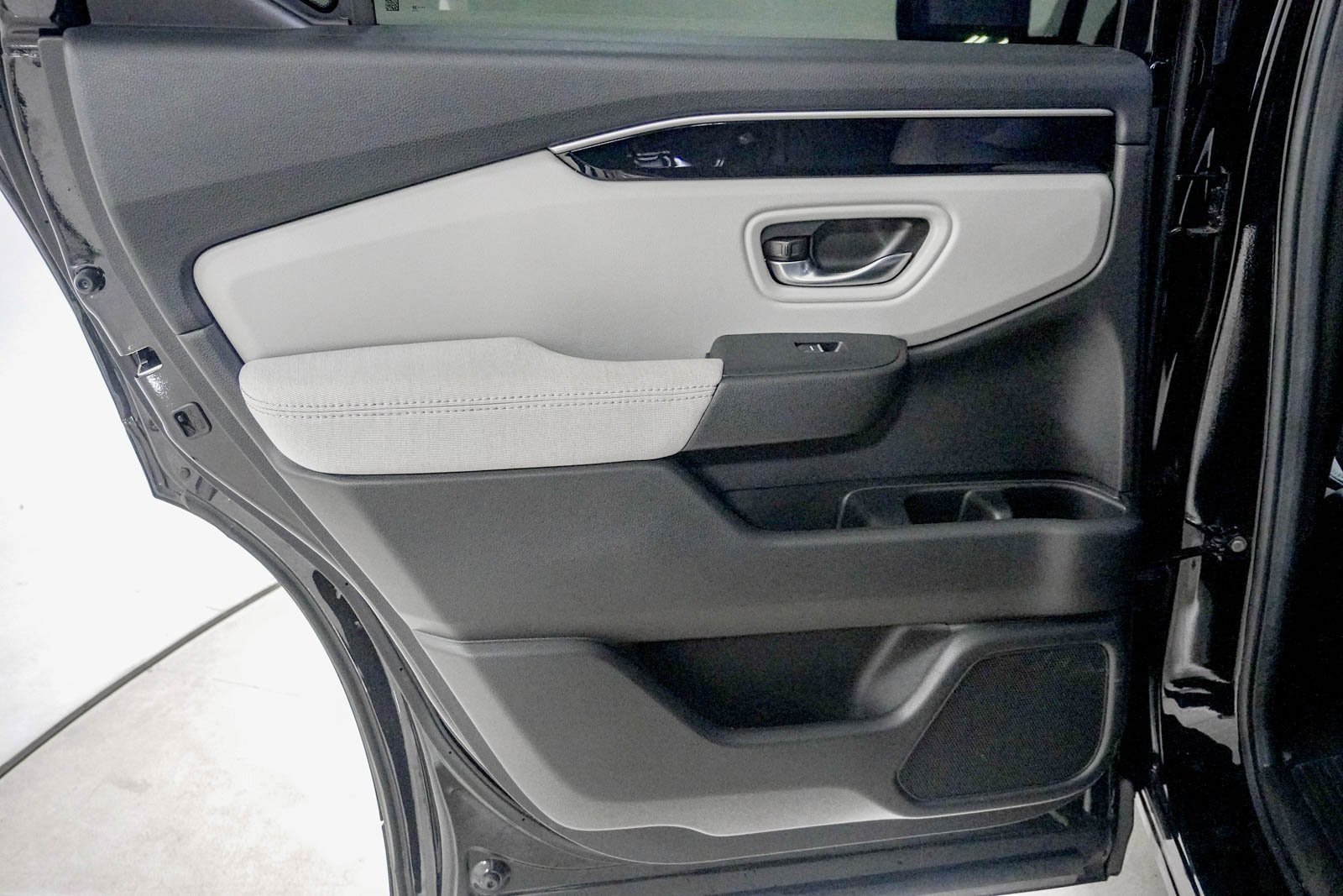 Used 2023 Honda Pilot LX image 36