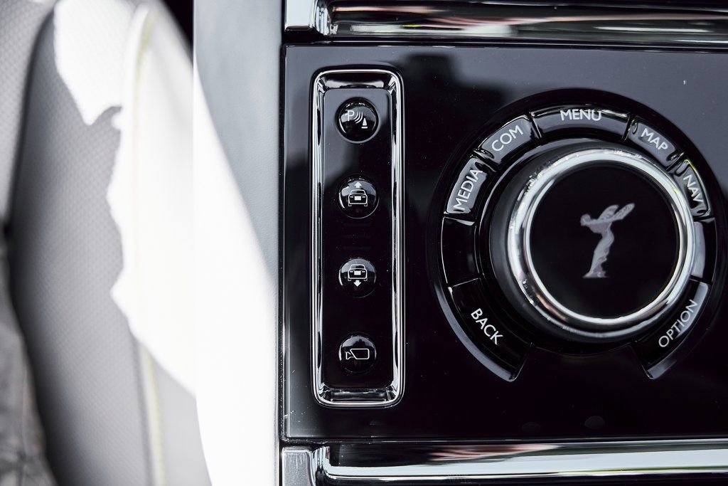 Used 2024 Rolls-Royce Cullinan image 90