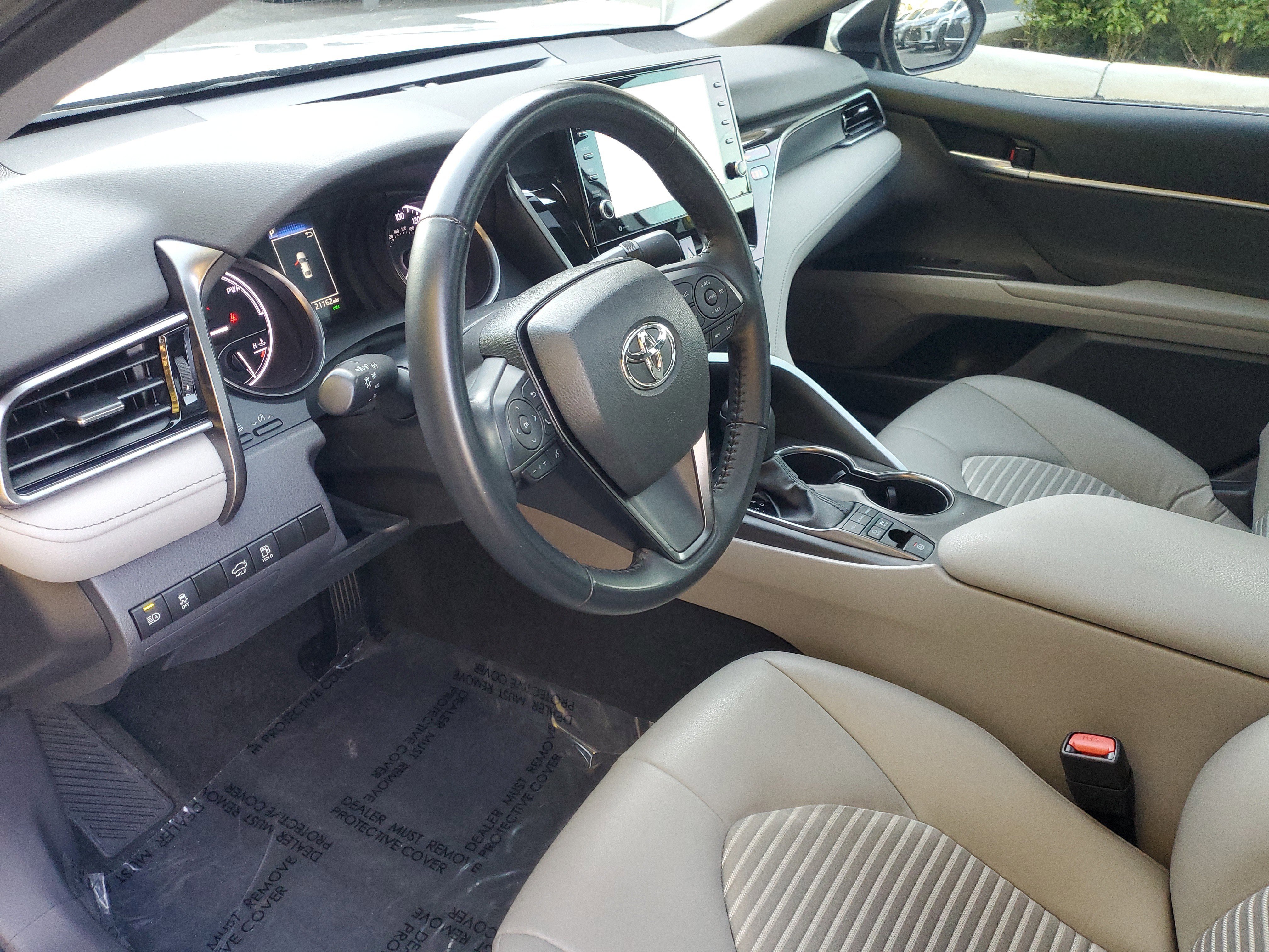 Used 2023 Toyota Camry SE image 16