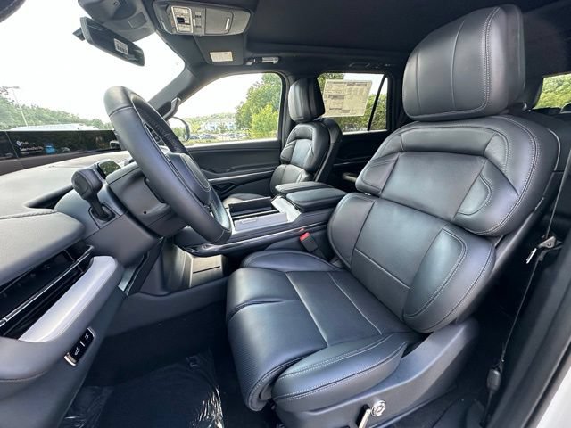 New 2027 Lincoln Navigator Reserve w/ Jet Appearance Package AWD/4WD image 18