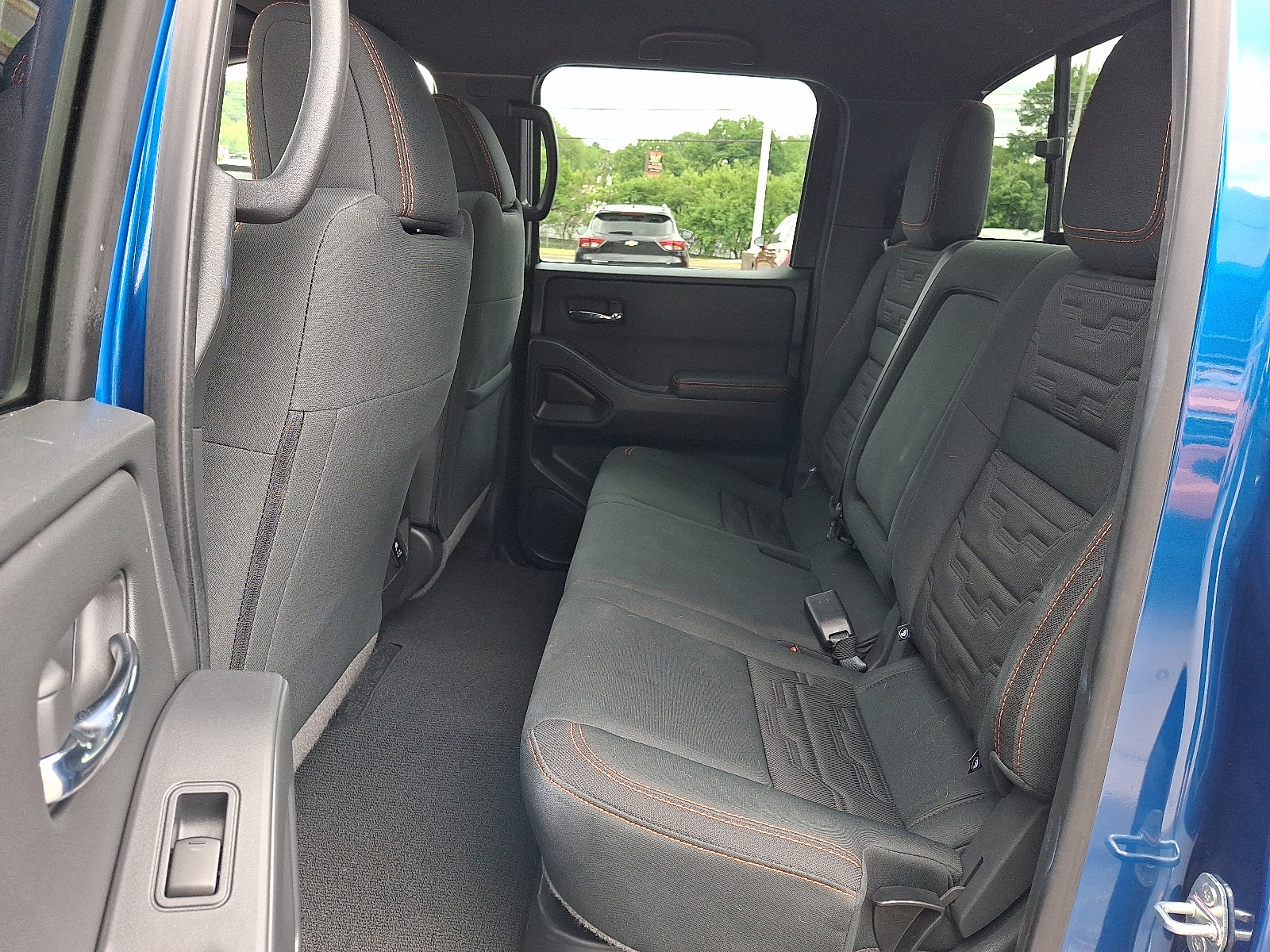 Used 2024 Nissan Frontier PRO-4X w/ Pro Convenience Package AWD/4WD image 11