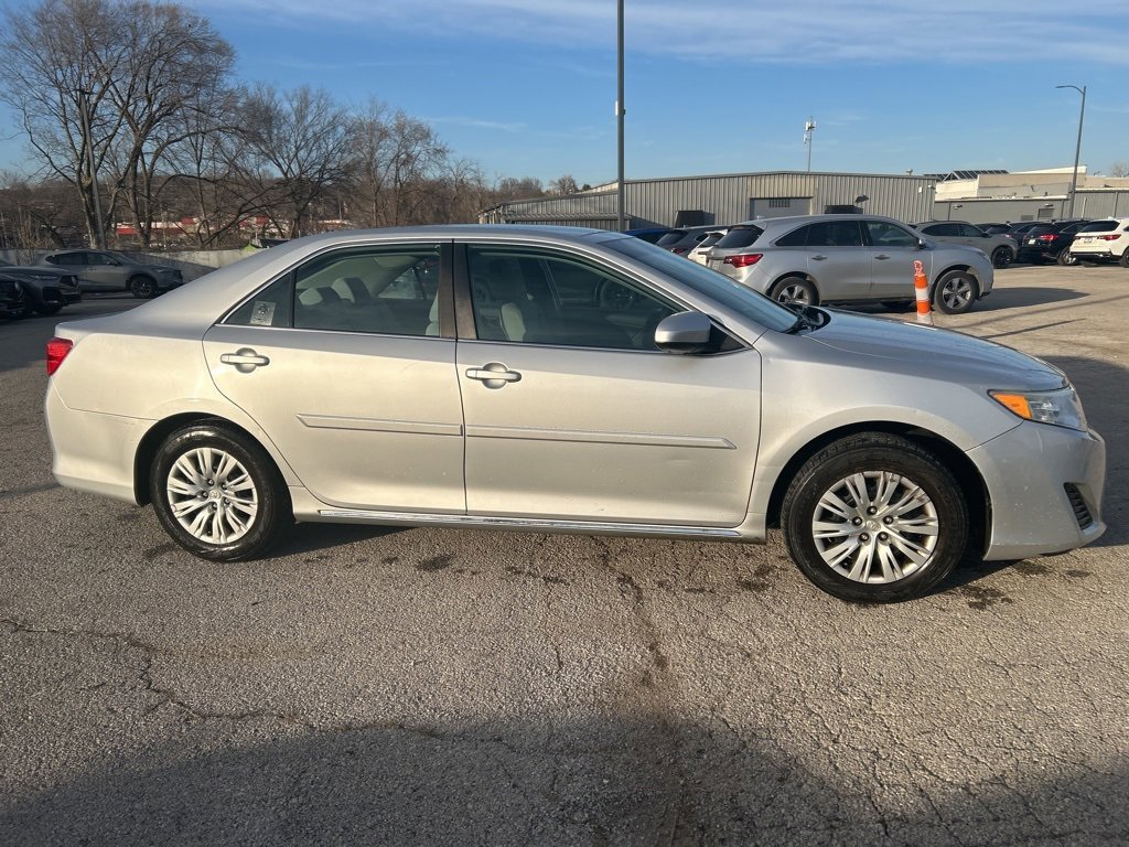 Used 2013 Toyota Camry LE image 4