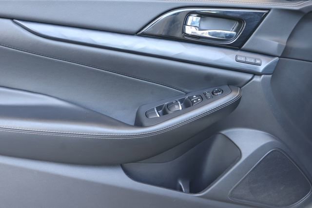 Used 2021 Nissan Maxima Platinum w/ Sport Mat Group FWD image 12