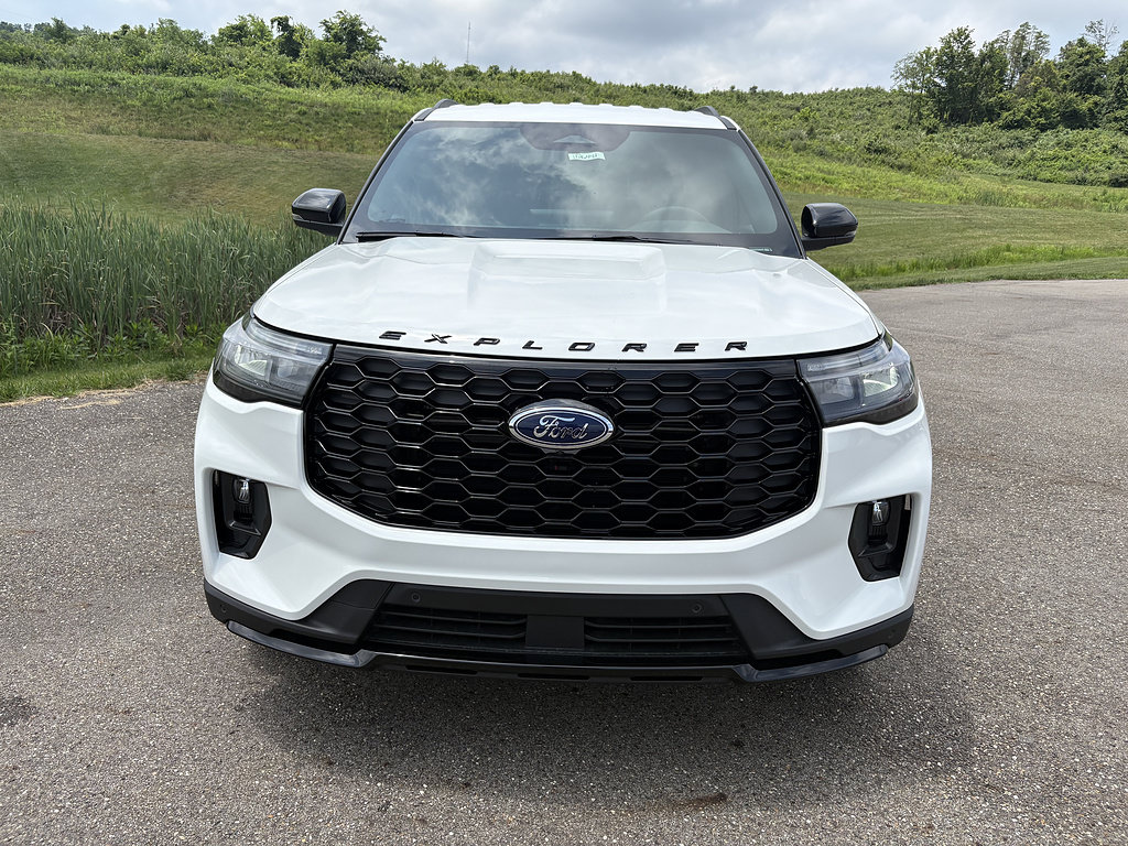 New 2026 Ford Explorer ST-Line w/ ST-Line Street Pack AWD/4WD image 8