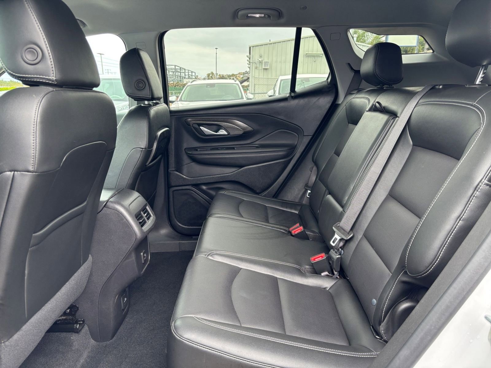 Used 2024 GMC Terrain SLT AWD/4WD image 28
