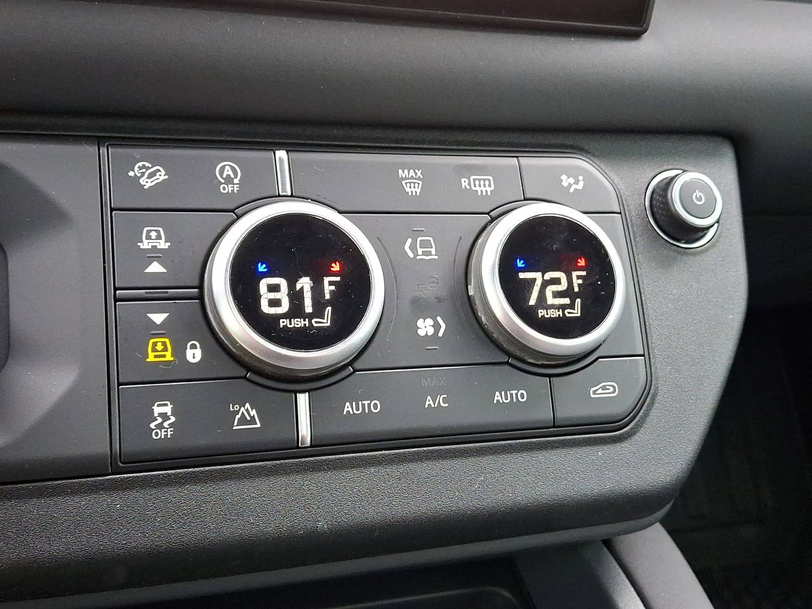 Certified 2025 Land Rover Defender 110 X-Dynamic SE image 26