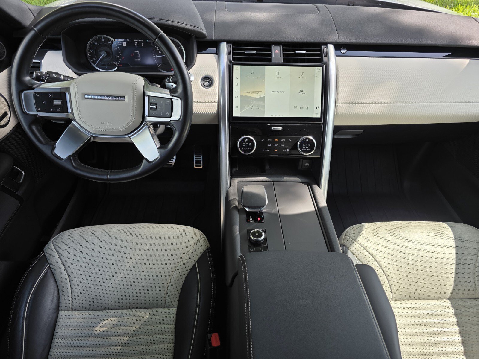 Certified 2023 Land Rover Discovery HSE R-Dynamic AWD/4WD image 4