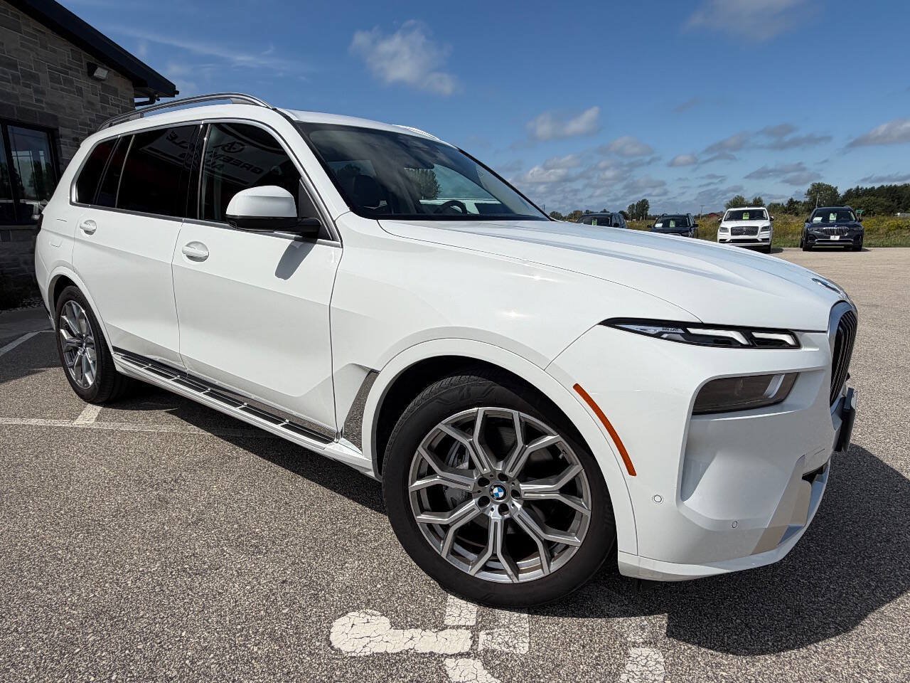 Used 2026 BMW X7 xDrive40i AWD/4WD image 3