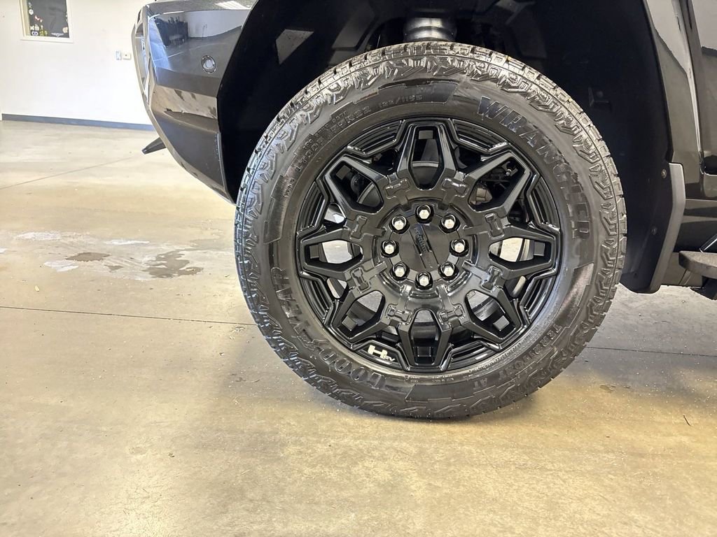 New 2025 GMC Hummer EV 2X image 8