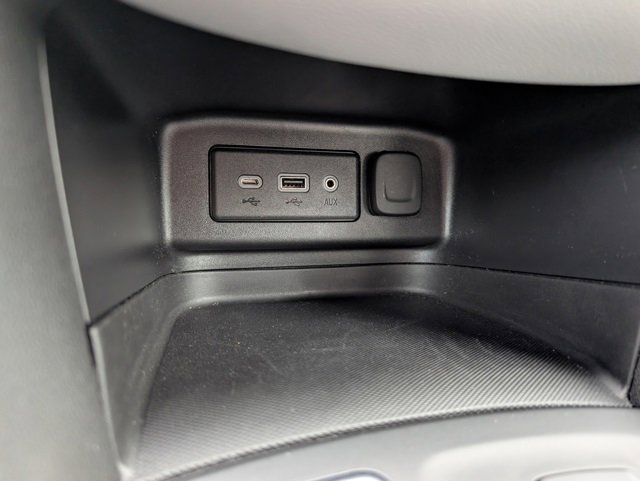 Used 2023 Chevrolet Equinox LT w/ Driver Convenience Package image 18