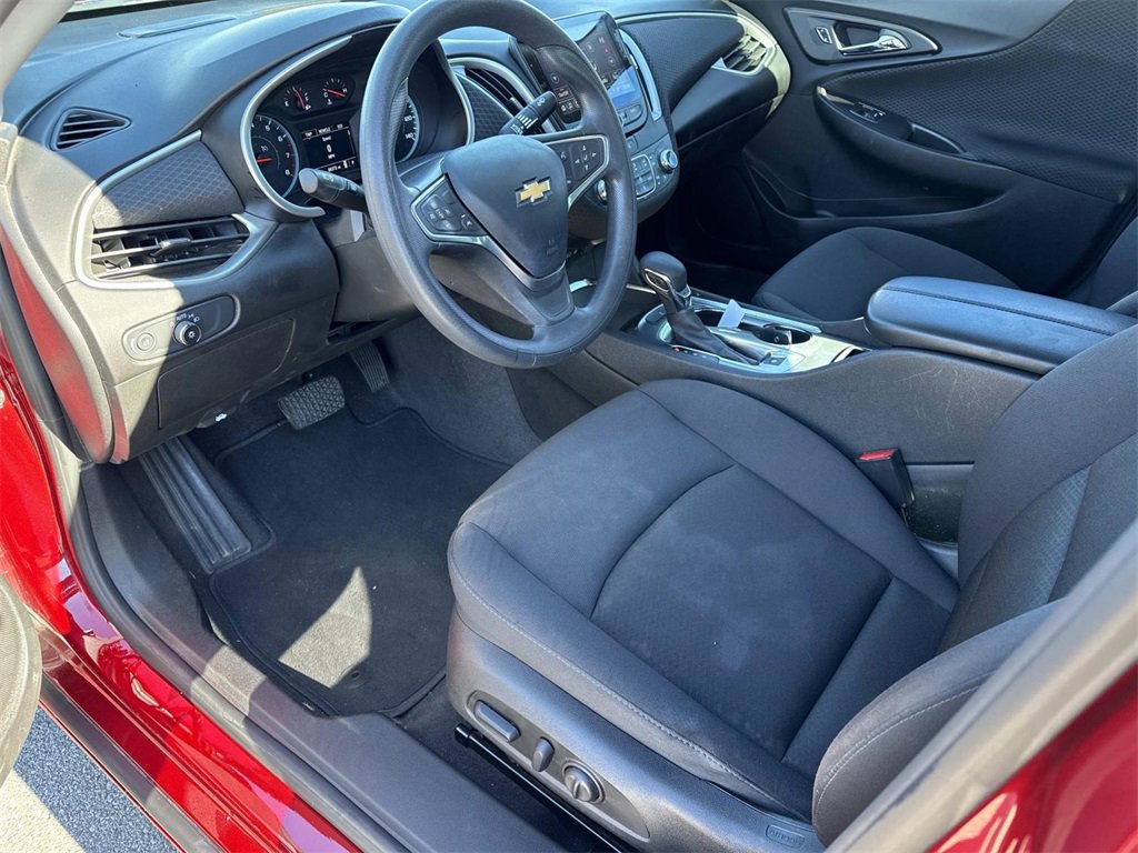 Used 2023 Chevrolet Malibu LT image 9