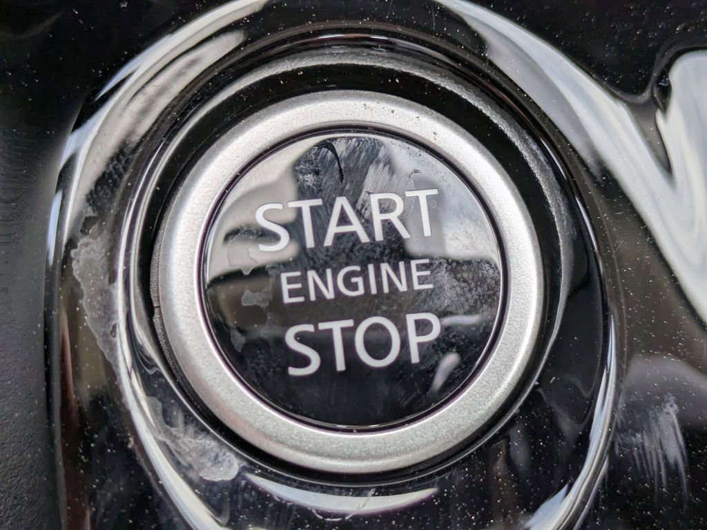 New 2025 Nissan Versa SR w/ Trunk Package image 26