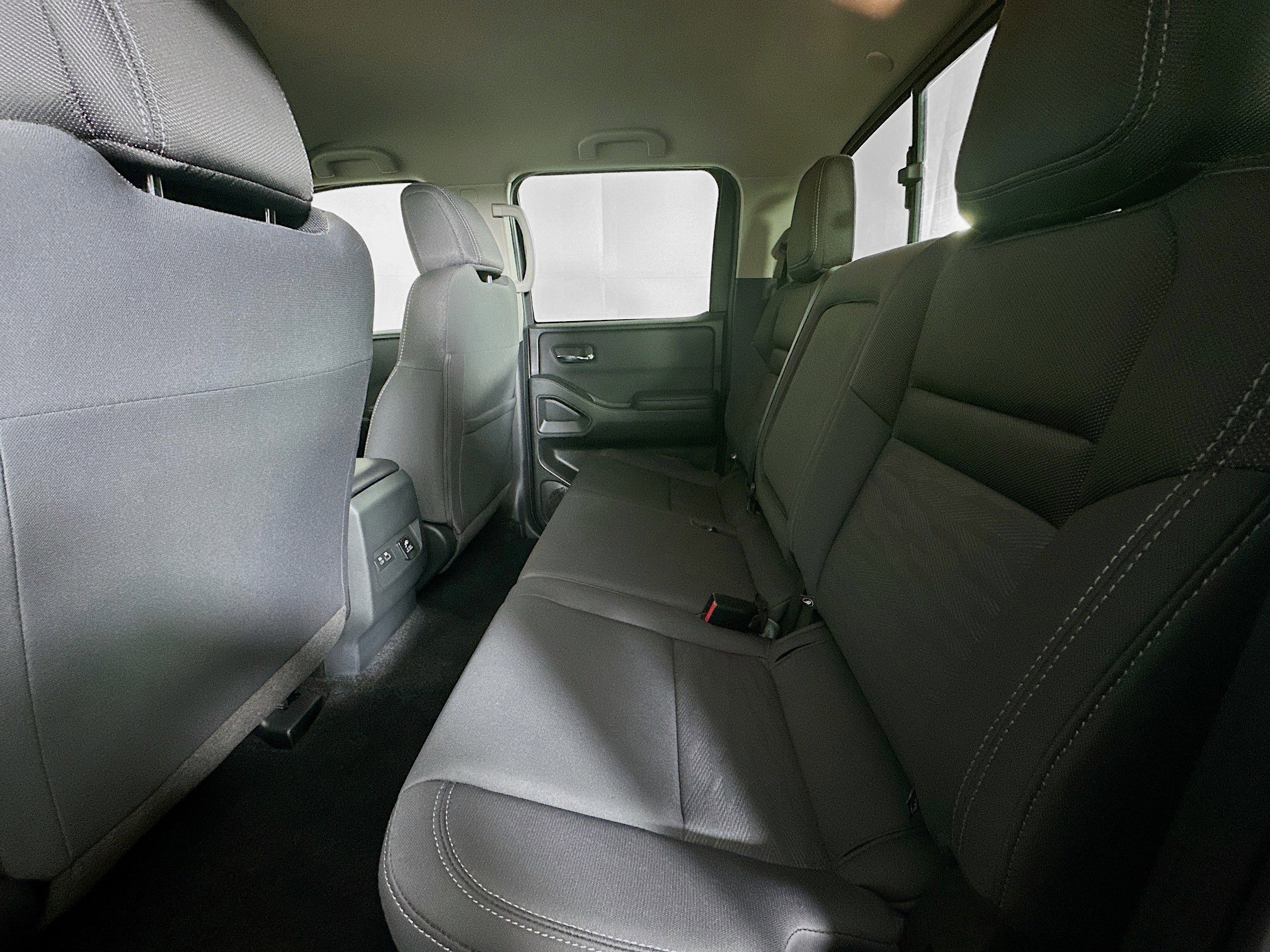 Used 2024 Nissan Frontier SV w/ SV Convenience Package image 26