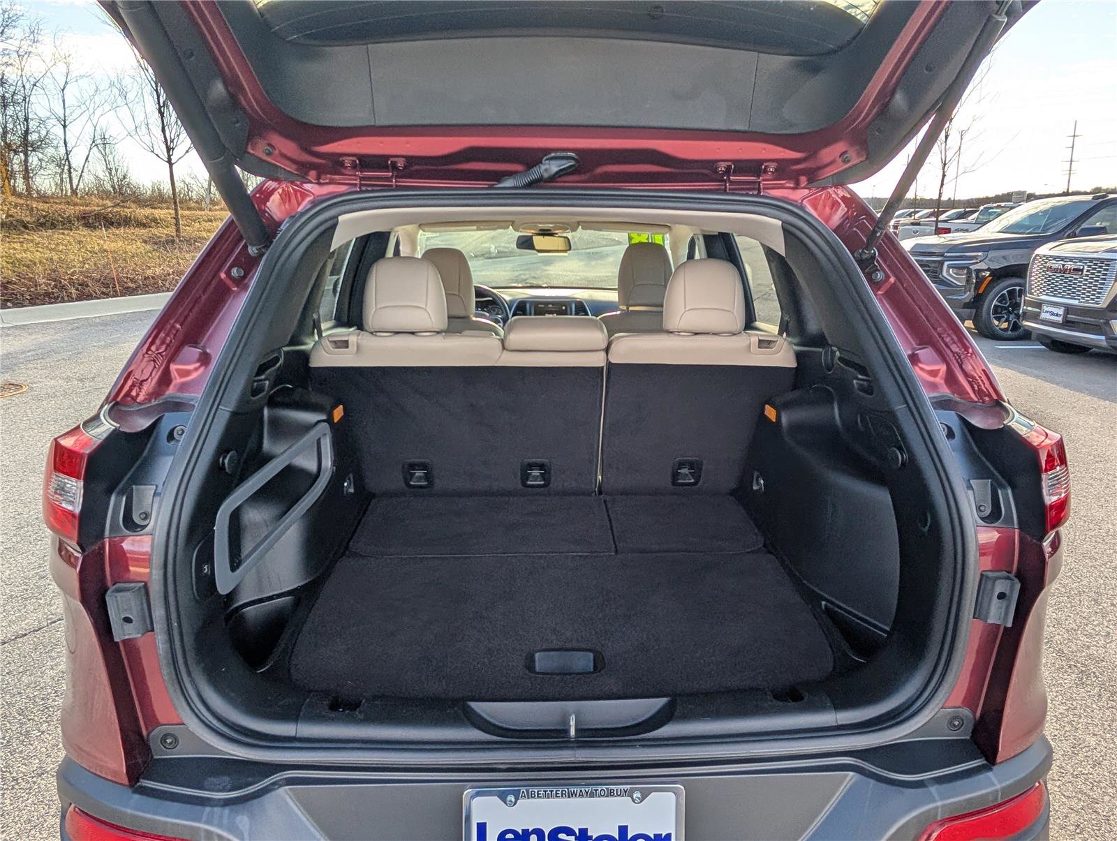 Used 2018 Jeep Cherokee Limited image 12