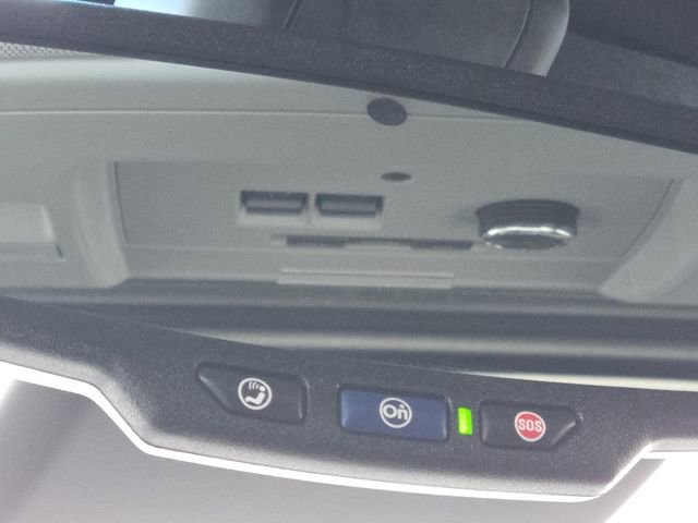 Used 2018 Chevrolet Suburban LT w/ LT Signature Package image 15