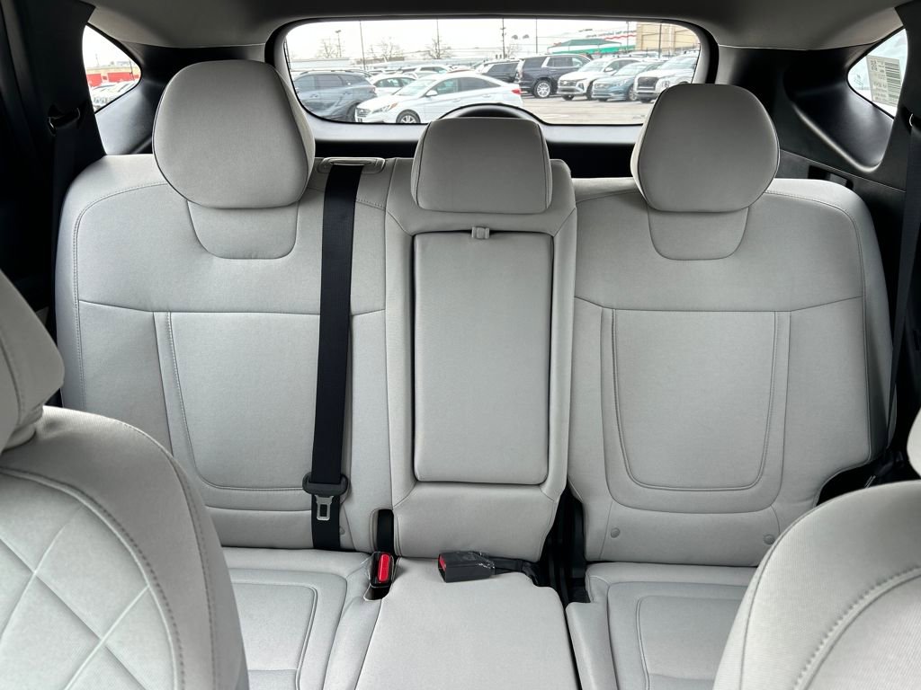 New 2026 Hyundai Tucson SE image 18