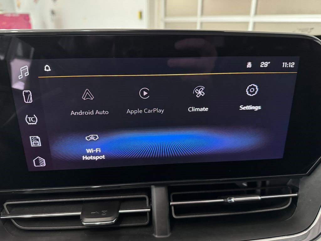 Certified 2025 Chevrolet Trax LT w/ LT Convenience Package image 14