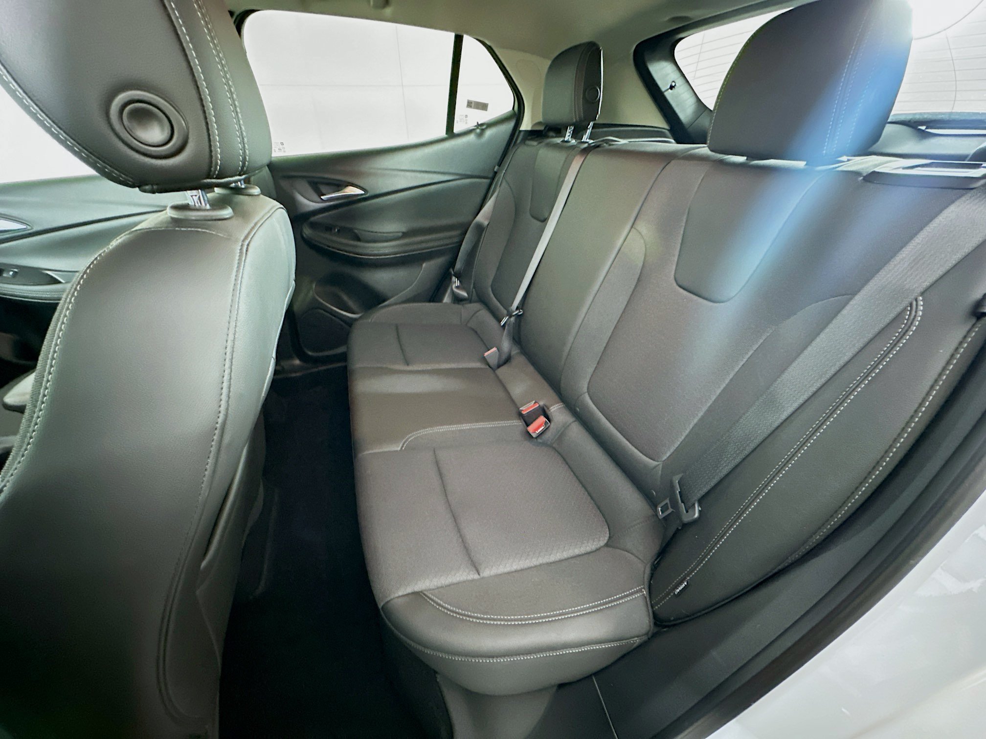 Used 2025 Buick Encore GX Preferred FWD image 26