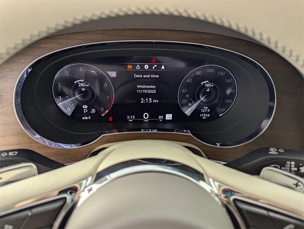 Used 2023 Bentley Bentayga image 21